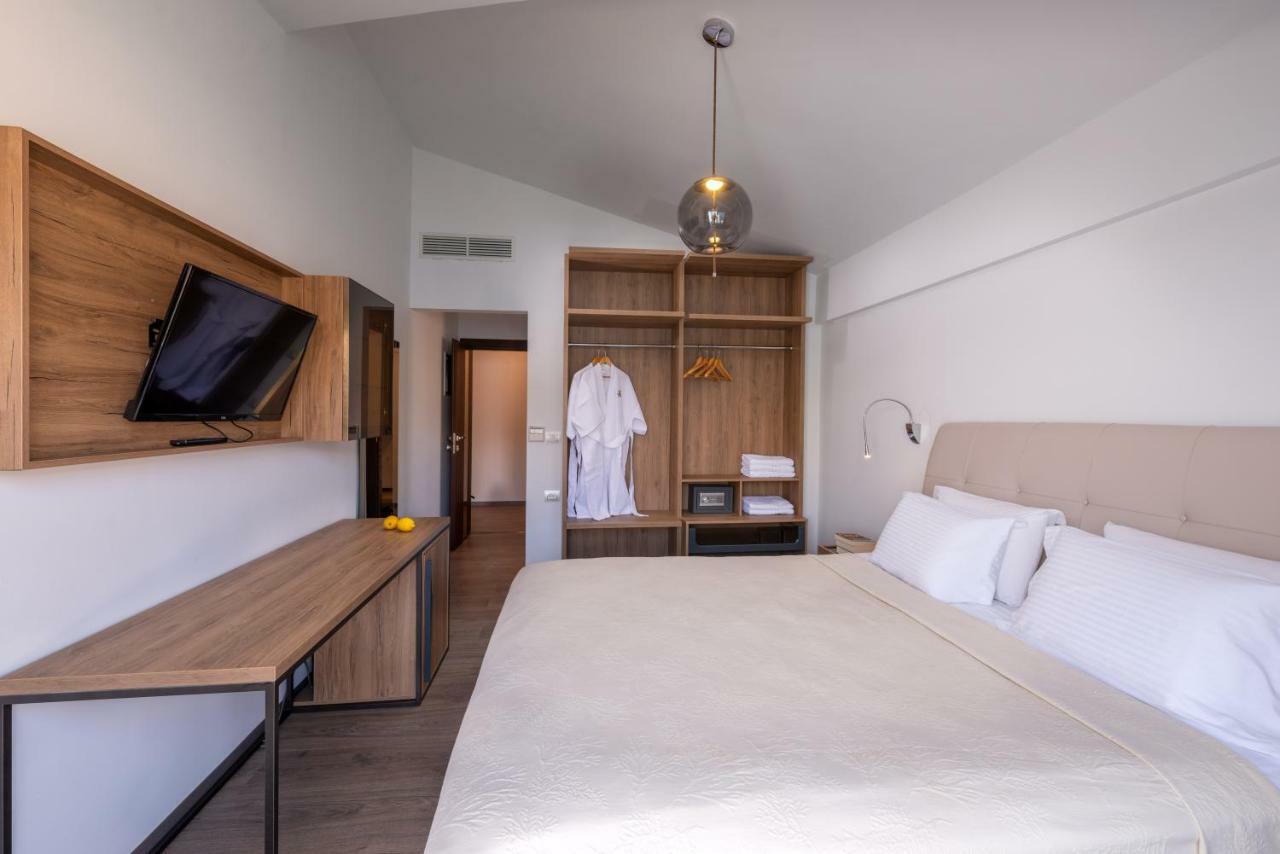 Palma City Hotel Sarande Bagian luar foto